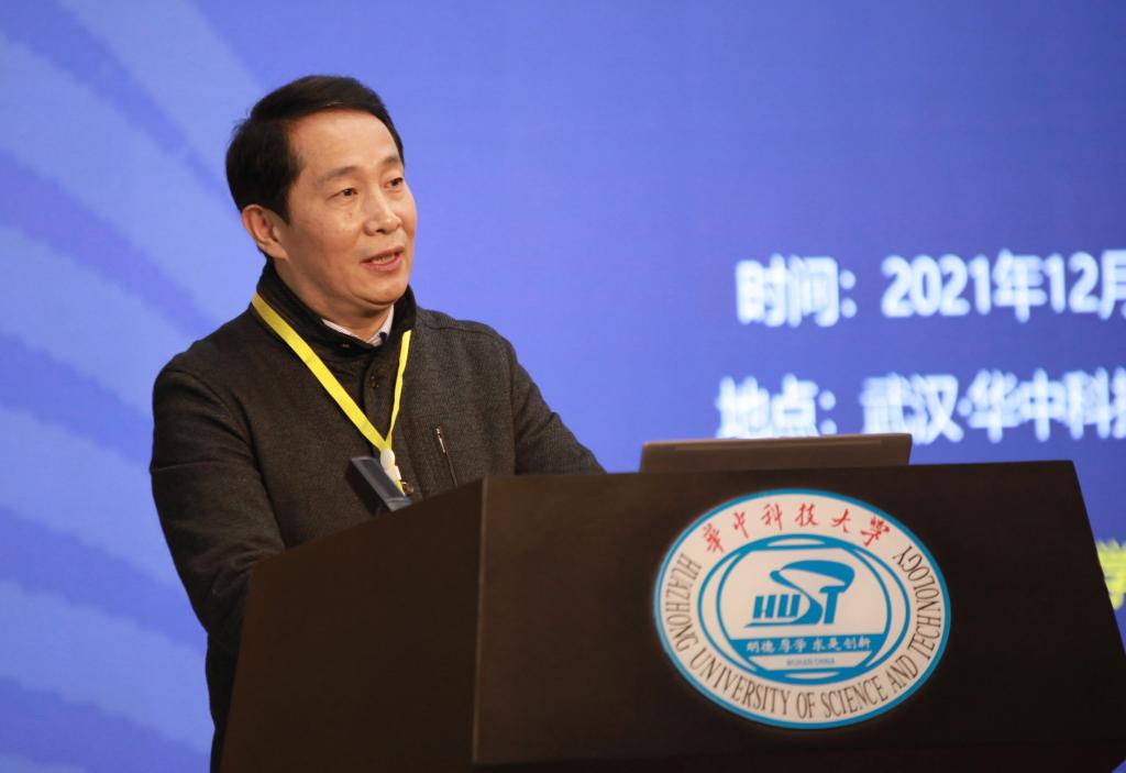 15vip太阳集团(中国)股份有限公司副院长、《新建筑》杂志主编李晓峰教授主持开幕式